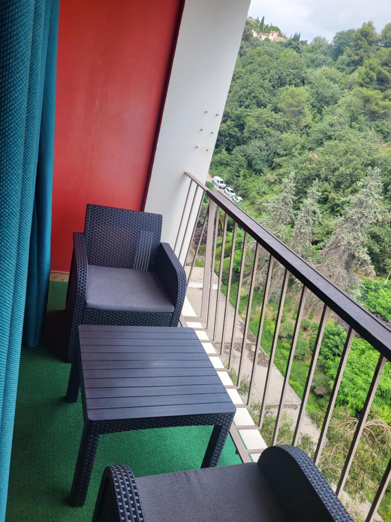 Private Room-2 In Hannana Apartment- 2 Min Walk To Tram 12 Min To Nice Train Station 15 Min To Massena Place Exterior foto